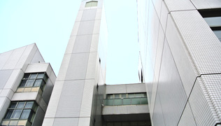 大阪行岡医療専門学校長柄校